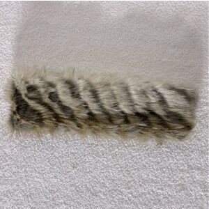5/$25 Vintage Faux Fur Headband